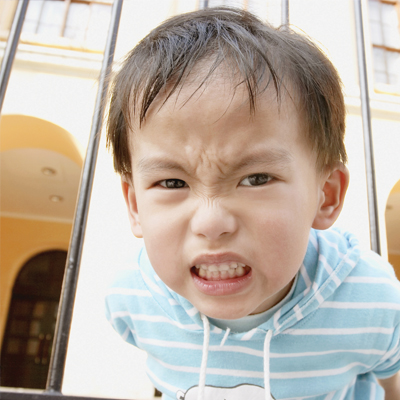 《孩子出現負面行為的原因及處理方法》