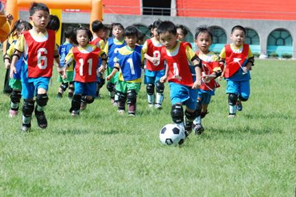 幼園學券料「加碼」至二萬